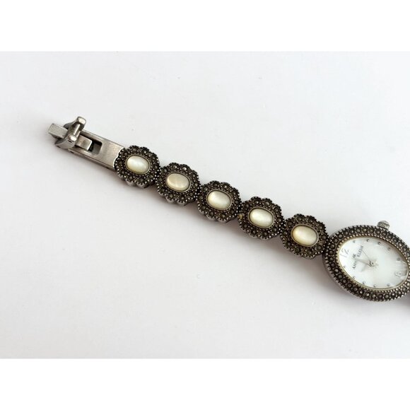 Anne Klein 10/5941 7539H Mother of Pearl Vintage Wristwatch - 18mm - WORKS! - Picture 4 of 10